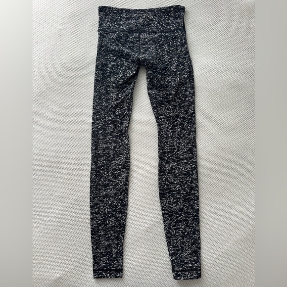 Lululemon Wunder Under Black & White 28” Leggings Size 4 - Picture 7 of 9